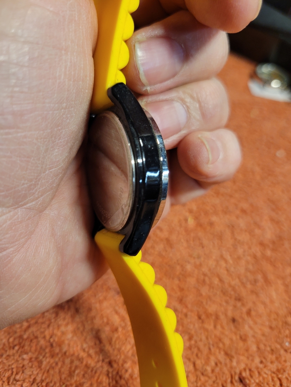 Yellow Band Rhinestone Bezel Quartz Watch - Picture 4 of 6